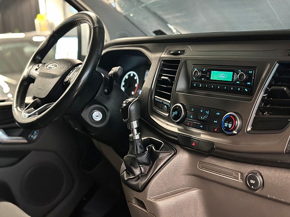 Ford Transit Custom 25 of 25
