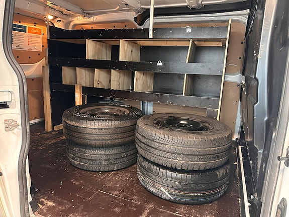 Ford Transit Custom 15 of 25