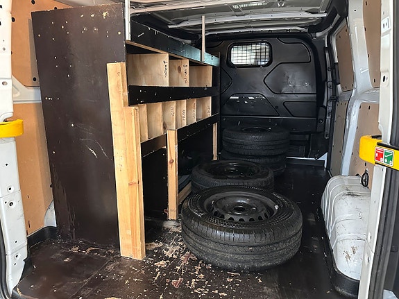 Ford Transit Custom 14 of 25
