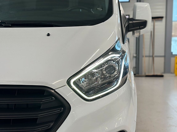 Ford Transit Custom 8 of 25