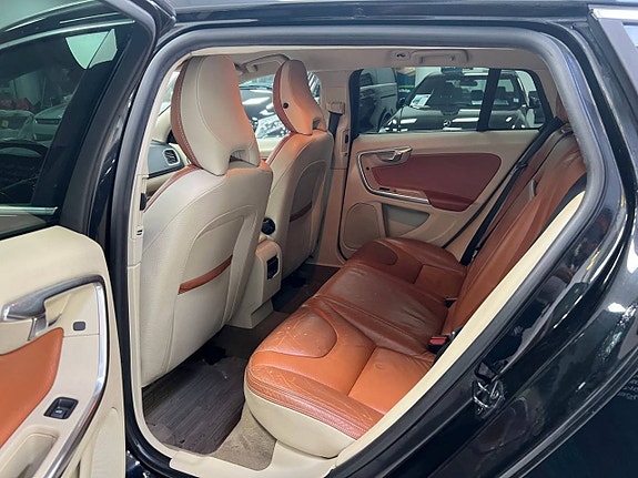 Volvo V60 13 of 21