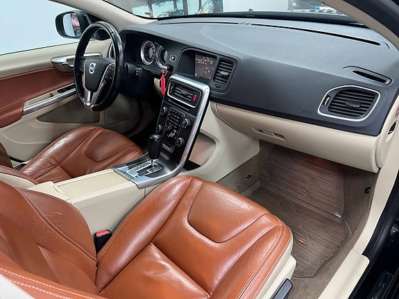 Volvo V60 7 of 21
