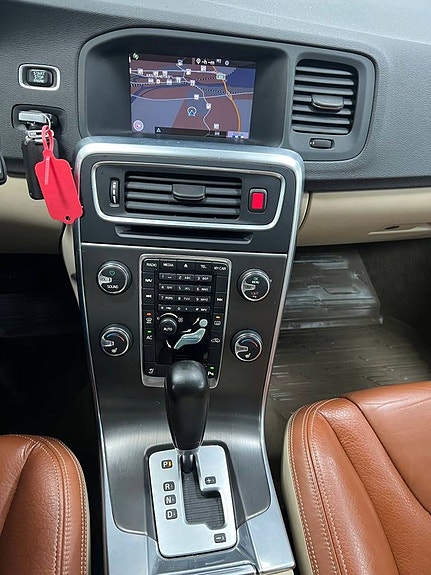 Volvo V60 11 of 21