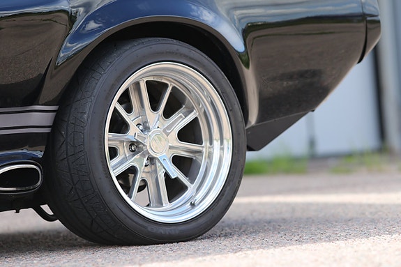 Ford Mustang 18 of 18