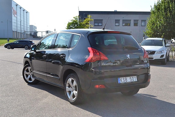 Peugeot 3008 2 of 5