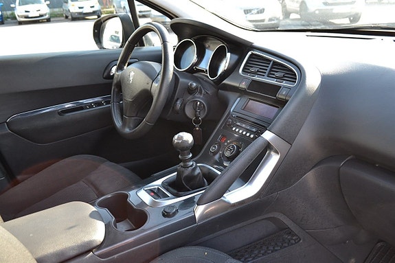 Peugeot 3008 10 of 14