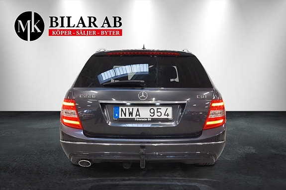 Mercedes-Benz C220 5 of 11