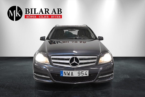 Mercedes-Benz C220 2 of 11