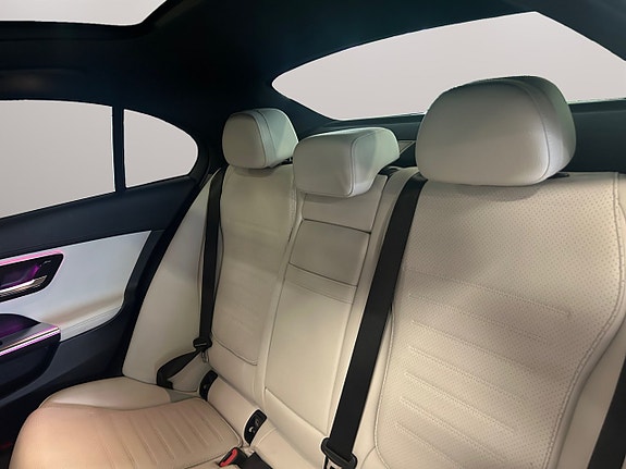 Mercedes-Benz C300 e 13 of 24