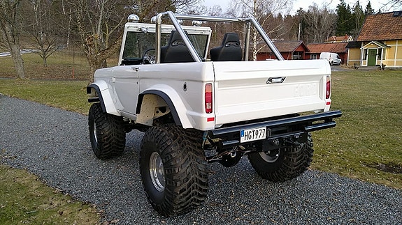 Ford Bronco 3 of 10