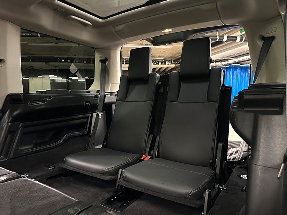 Land Rover Discovery 4 26 of 28