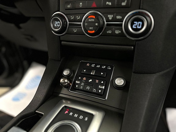 Land Rover Discovery 4 23 of 28