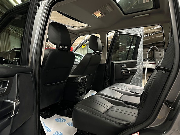 Land Rover Discovery 4 25 of 28