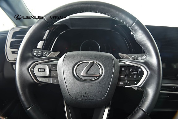 Lexus RX450h+ 8 of 18