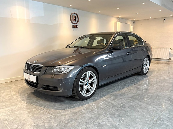 BMW 330i 2 of 5