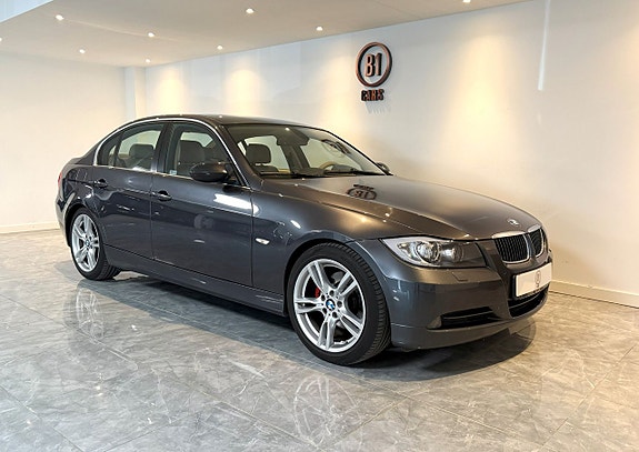 BMW 330i 5 of 5