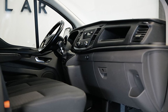 Ford Transit Custom 6 of 12