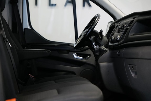 Ford Transit Custom 7 of 12
