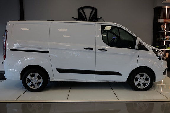 Ford Transit Custom 2 of 12