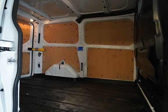 Ford Transit Custom 10 of 12