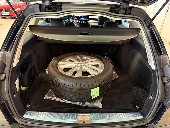 Mercedes-Benz C200 12 of 13