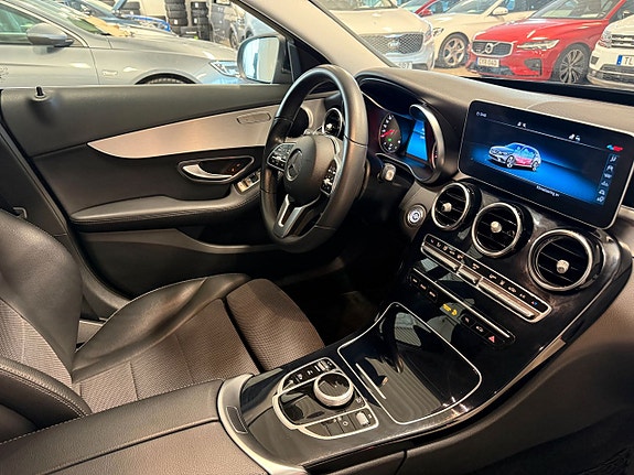 Mercedes-Benz C200 8 of 13