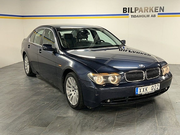BMW 735i 2 of 5
