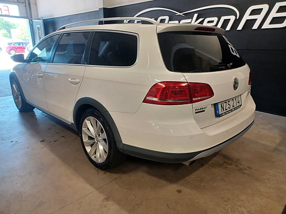 Volkswagen Passat Alltrack 4 of 5