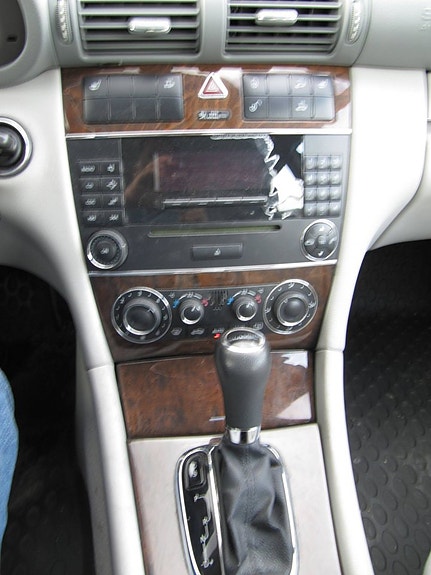 Mercedes-Benz C180 8 of 14