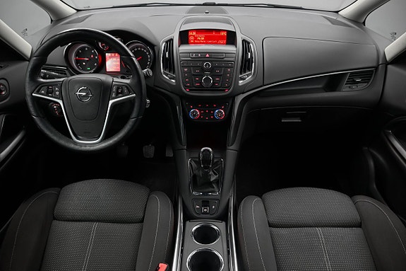 Opel Zafira Tourer 2 of 5