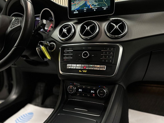 Mercedes-Benz CLA220 d 23 of 27