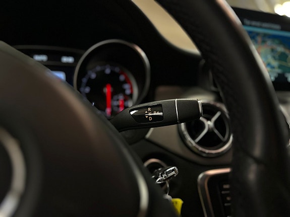 Mercedes-Benz CLA220 d 24 of 27