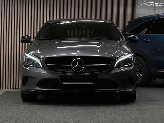 Mercedes-Benz CLA220 d 2 of 5