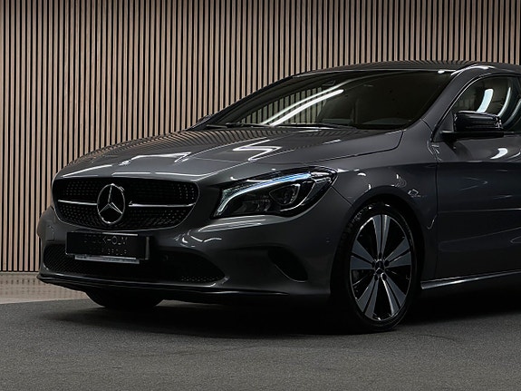 Mercedes-Benz CLA220 d 3 of 5