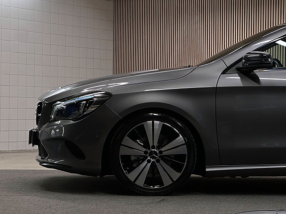 Mercedes-Benz CLA220 d 4 of 5