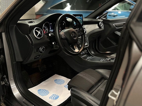 Mercedes-Benz CLA220 d 16 of 27
