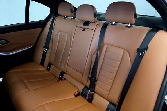 BMW 330e 19 of 19