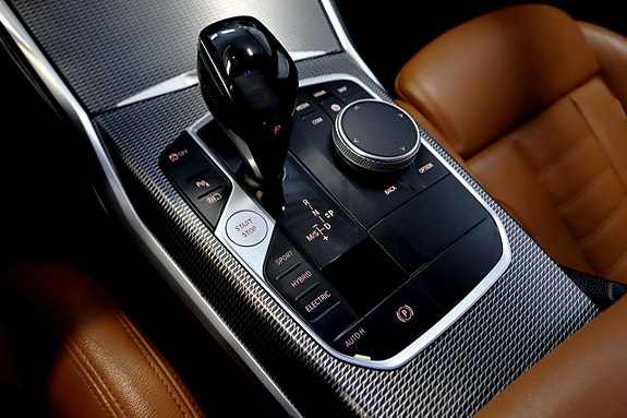 BMW 330e 14 of 19