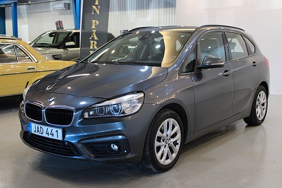 BMW 218 3 of 12