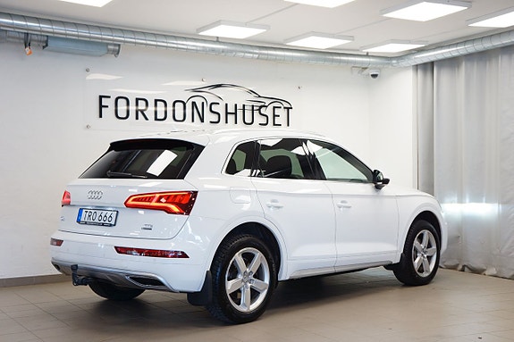 Audi Q5 2 of 5
