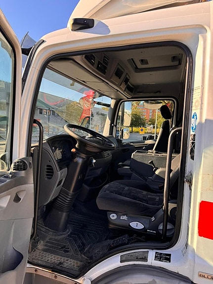 Mercedes-Benz Atego 818 7 of 9