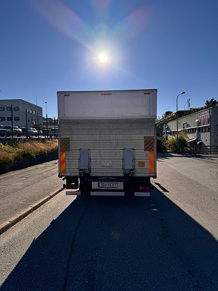 Mercedes-Benz Atego 818 3 of 5