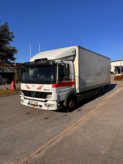 Mercedes-Benz Atego 818