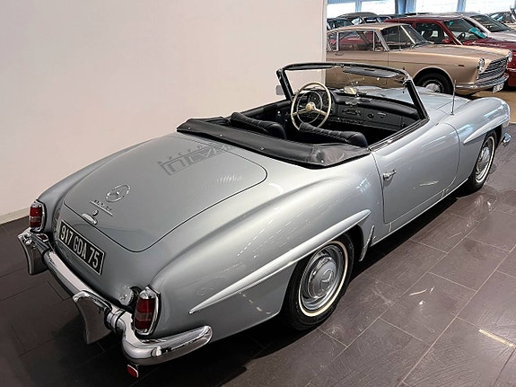 Mercedes-Benz 190 SL 7 of 16