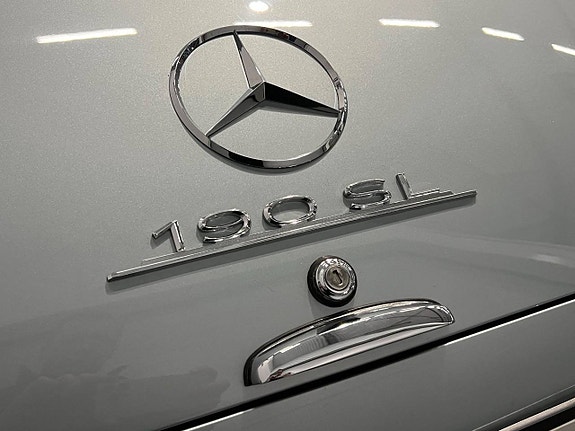 Mercedes-Benz 190 SL 9 of 16