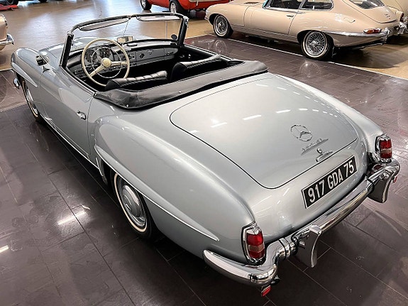 Mercedes-Benz 190 SL 8 of 16