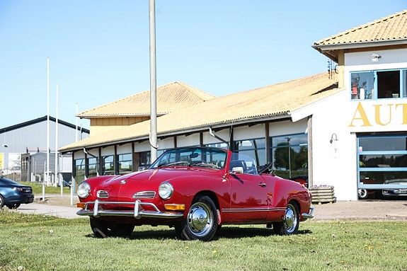 Volkswagen Karmann Ghia 4 of 5