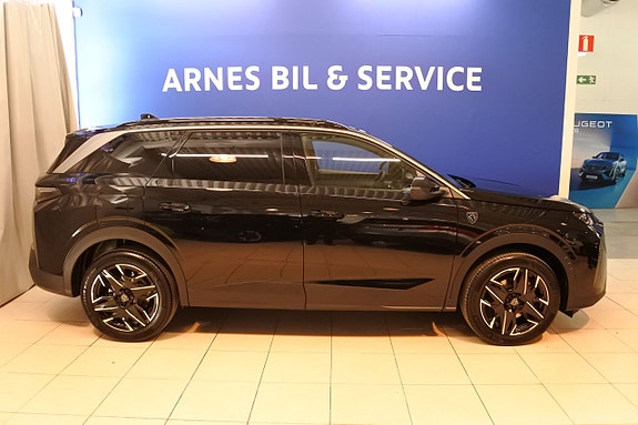 Peugeot 5008 2 of 5