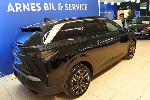 Peugeot 5008 3 of 5