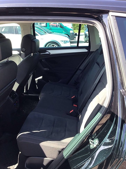 Volkswagen Tiguan 6 of 6